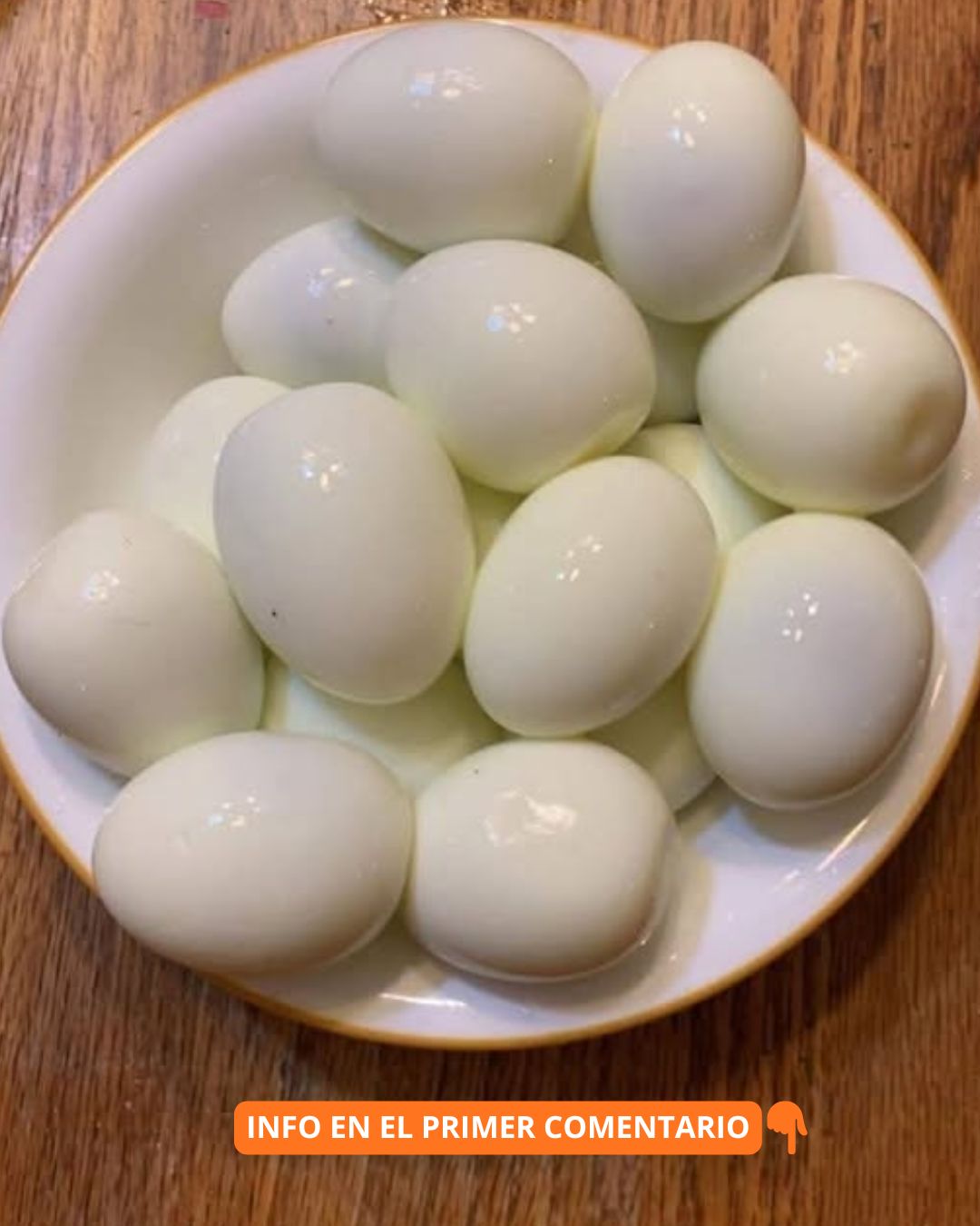 Plato de huevos cocidos